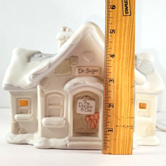 Precious Moments Sugar Town Doctor's Office Nightlight  Figurine Enesco 529869 - Picture 9 of 16